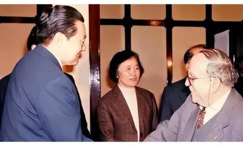 头孢克肟干混悬剂与颗粒区别网—知名的头孢克肟颗粒和头孢克肟干混悬剂哪个好网站,分享头孢克肟干混悬剂与颗粒区别是什么知识